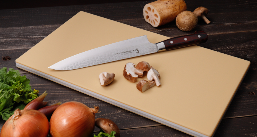 The Benefits of Rubber Cutting Boards, and Which to Buy